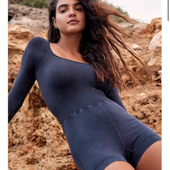 Free People Good Karma Long Sleeved Runsie in Washed Black BNWOT - Picture 5 of 9